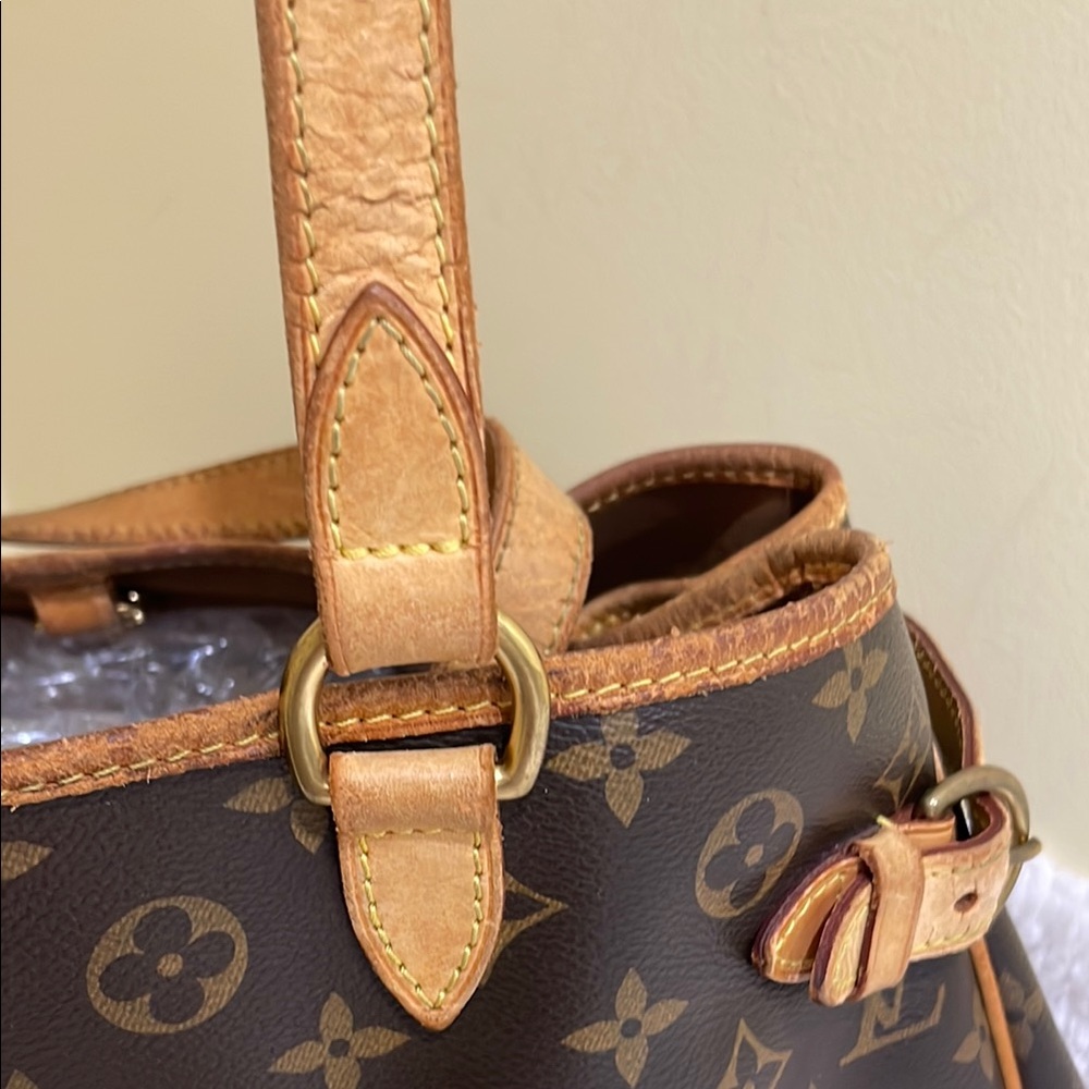 Louis Vuitton Monogram Canvas Brown Shoulder Bag with Tan Leather Handles - Picture 5 of 14